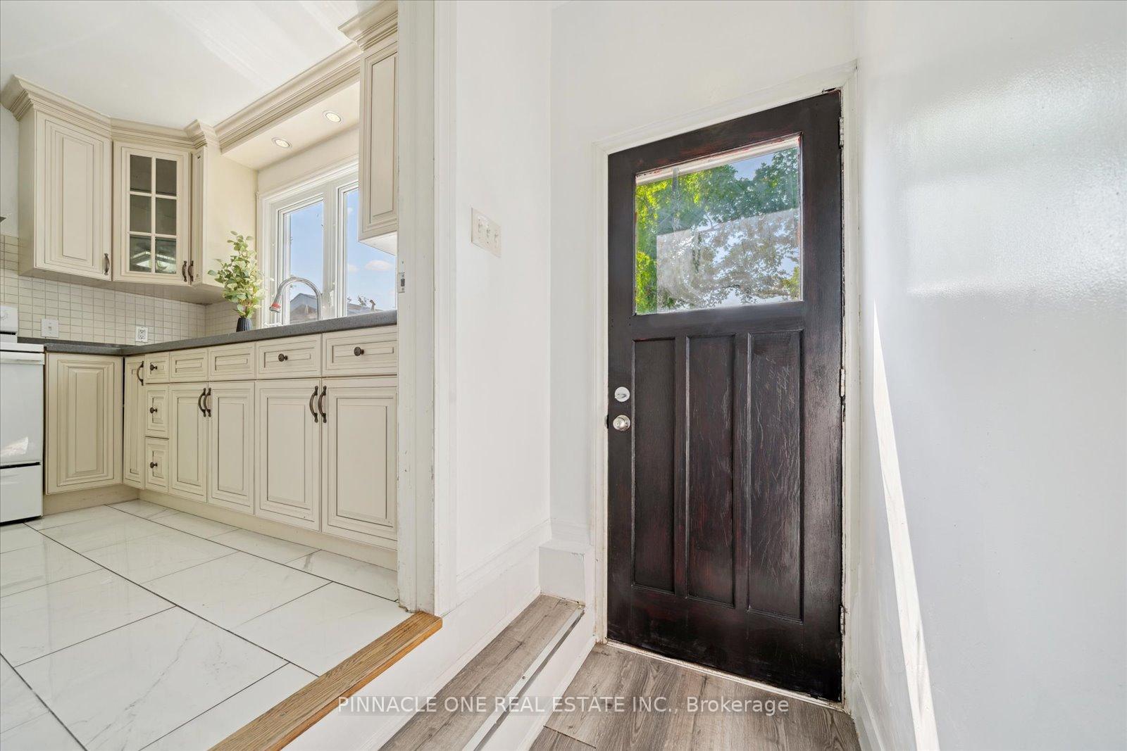 Photo 23 of 425 Parkhill Road W, Peterborough, Town Ward 3 — HOMEH