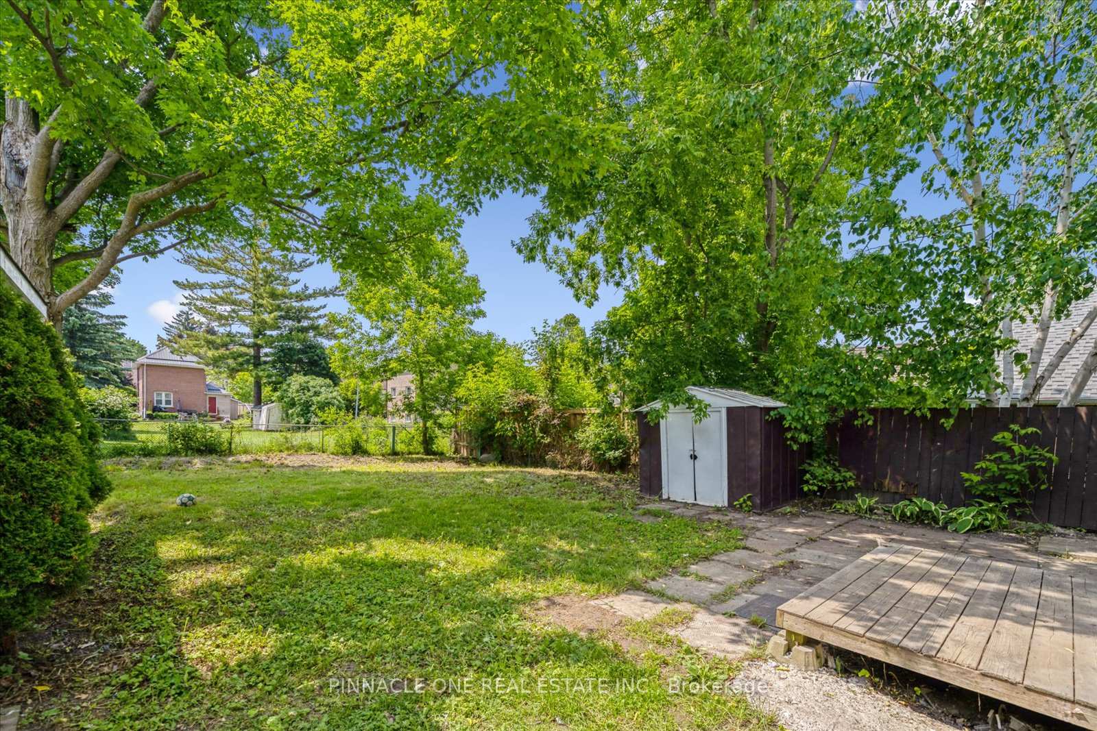 Photo 24 of 425 Parkhill Road W, Peterborough, Town Ward 3 — HOMEH