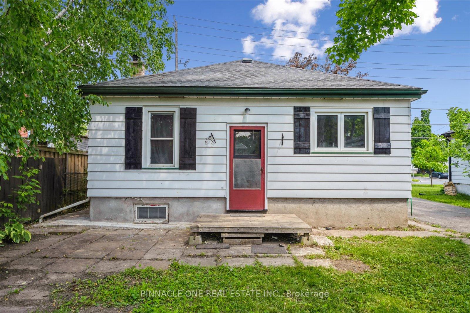 Photo 26 of 425 Parkhill Road W, Peterborough, Town Ward 3 — HOMEH