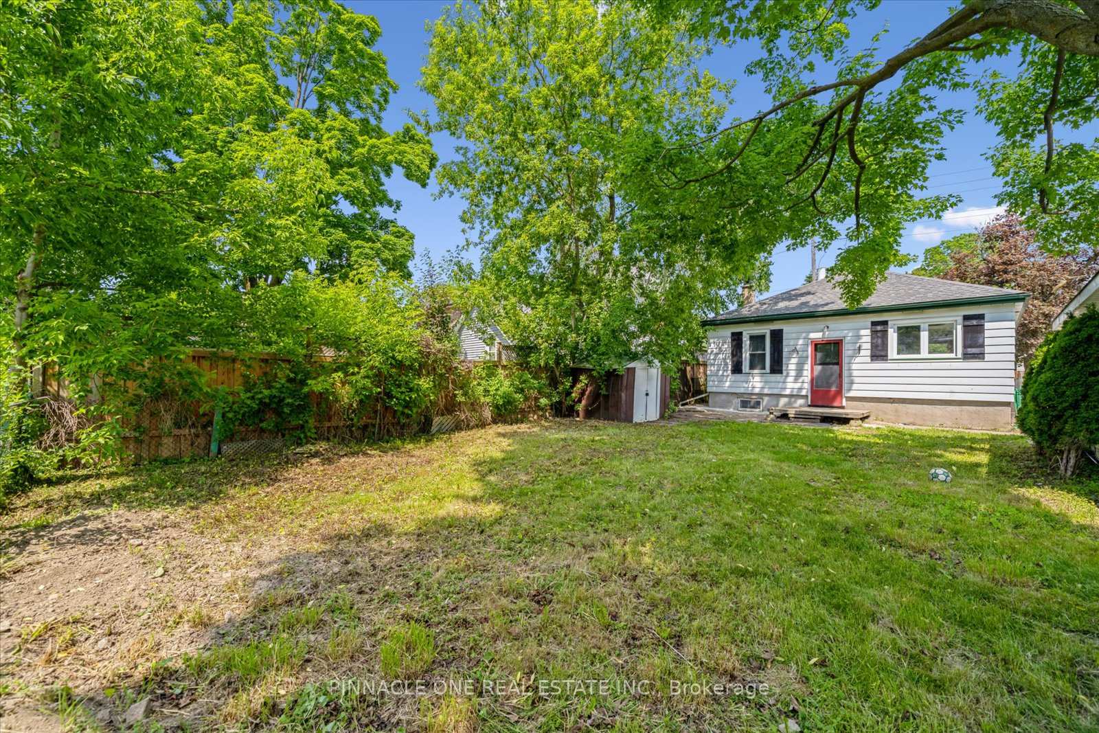 Photo 27 of 425 Parkhill Road W, Peterborough, Town Ward 3 — HOMEH