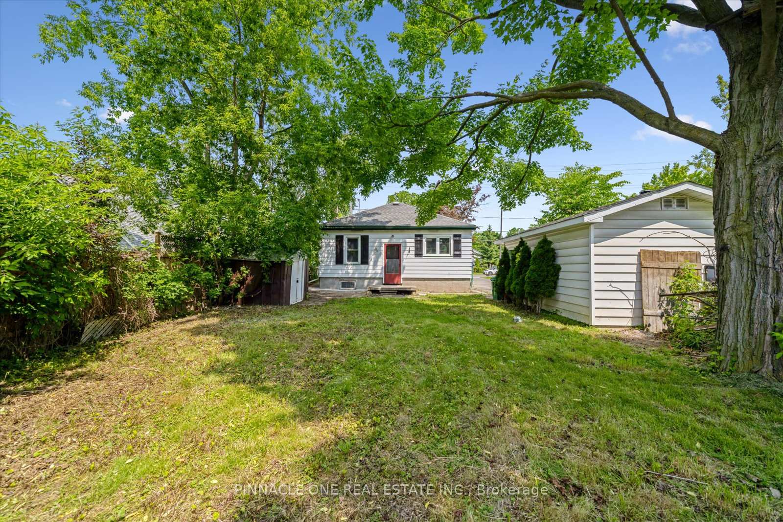 Photo 28 of 425 Parkhill Road W, Peterborough, Town Ward 3 — HOMEH