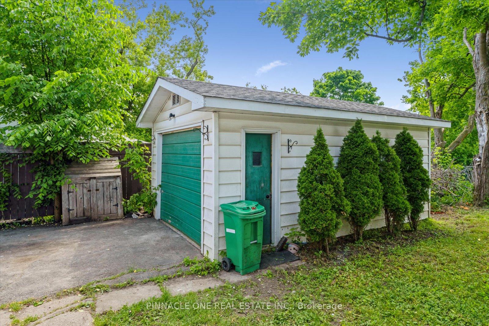 Photo 29 of 425 Parkhill Road W, Peterborough, Town Ward 3 — HOMEH