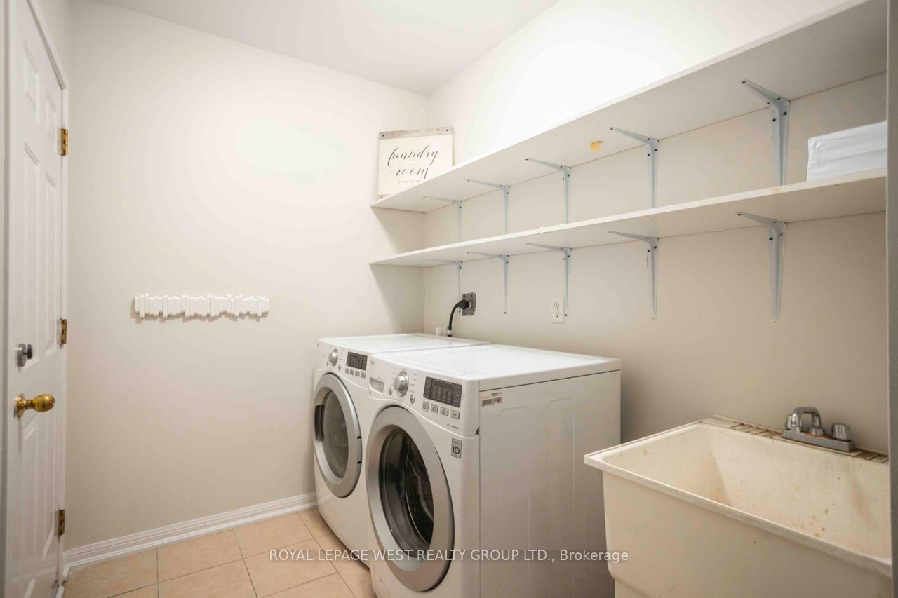 Photo 9 of 1532 Sarasota Crescent, Oshawa, Samac — HOMEH