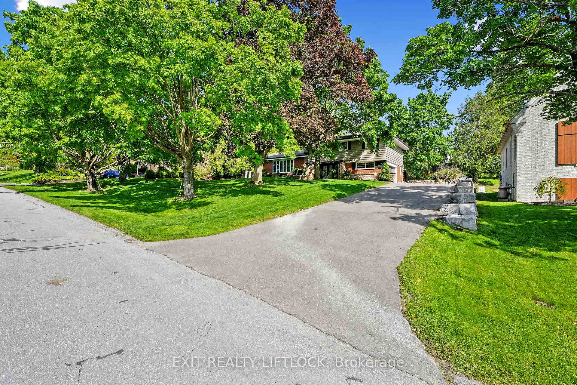 Photo 3 of 36 Weller Crescent, Peterborough, Monaghan Ward 2 — HOMEH