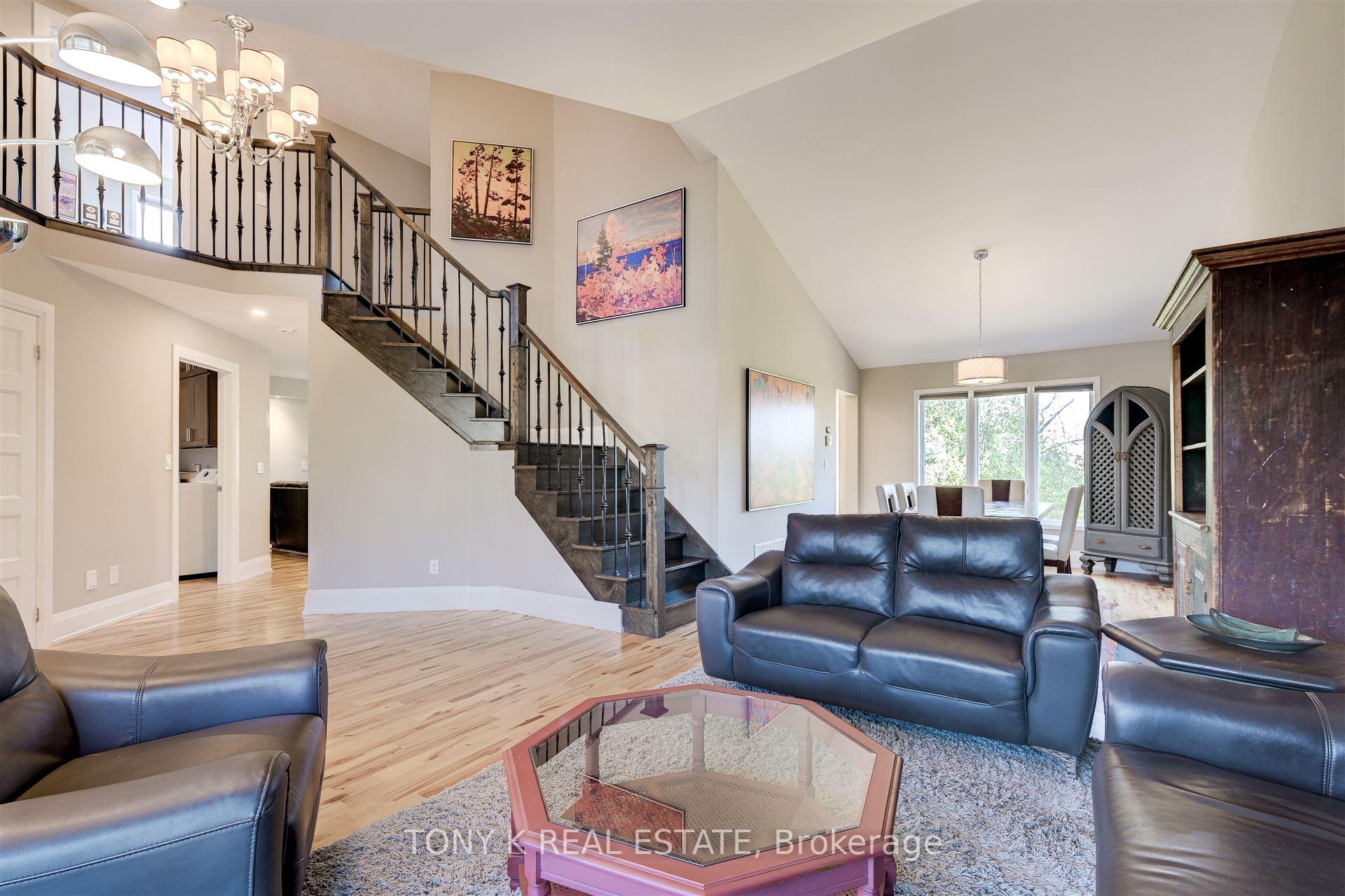 Photo 5 of 498 Safari Drive, Oshawa, Eastdale — HOMEH