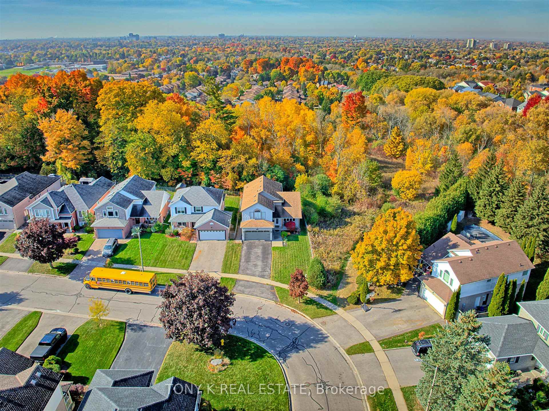 Photo 26 of 498 Safari Drive, Oshawa, Eastdale — HOMEH