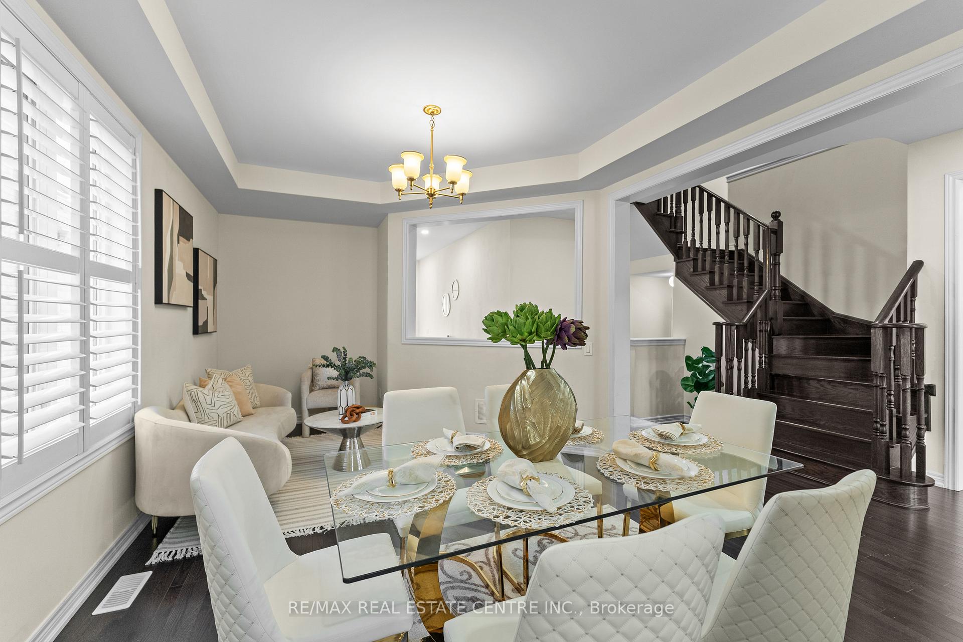 Photo 6 of 14 Garyscholl Road, Vaughan, Vellore Village — HOMEH