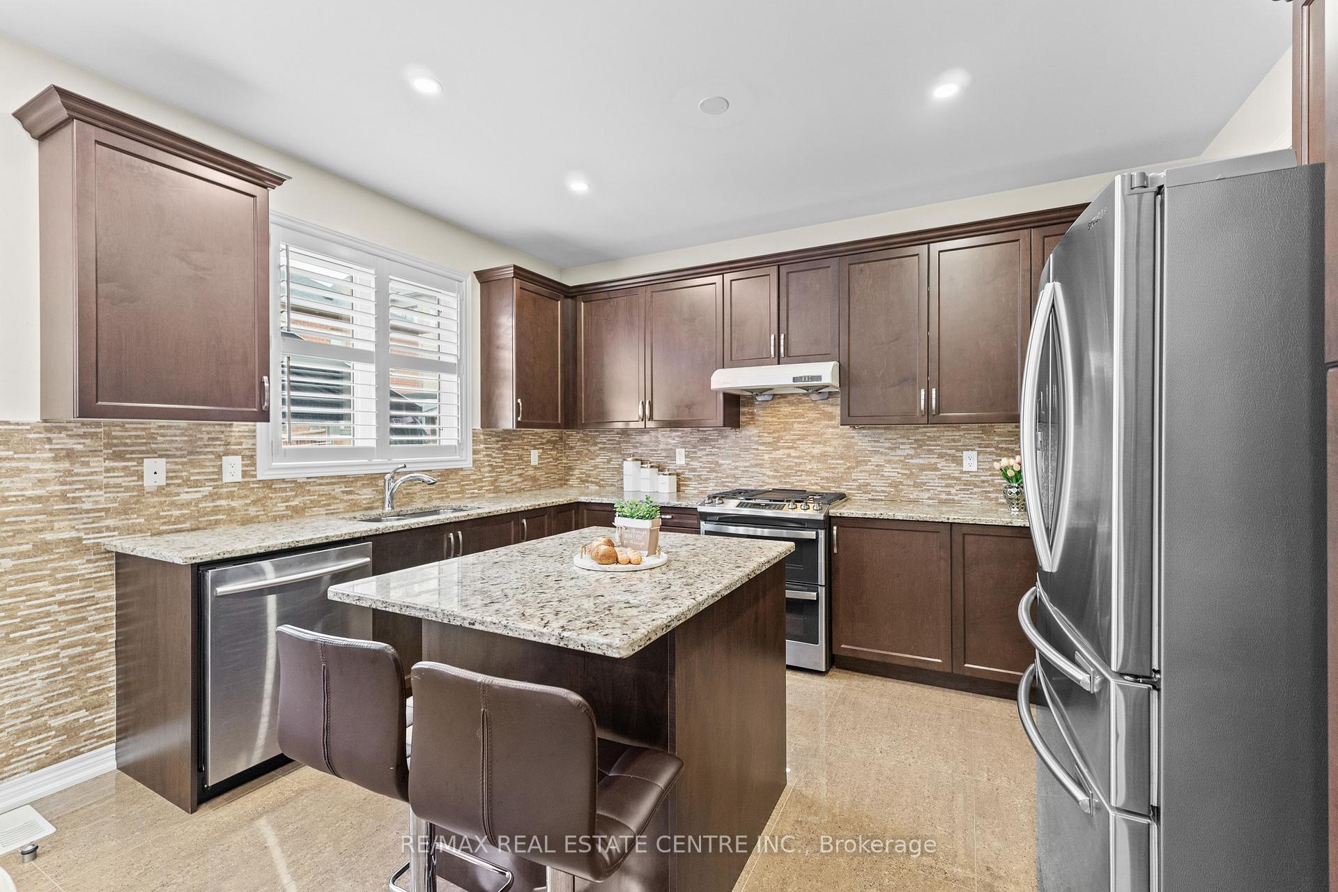 Photo 7 of 14 Garyscholl Road, Vaughan, Vellore Village — HOMEH