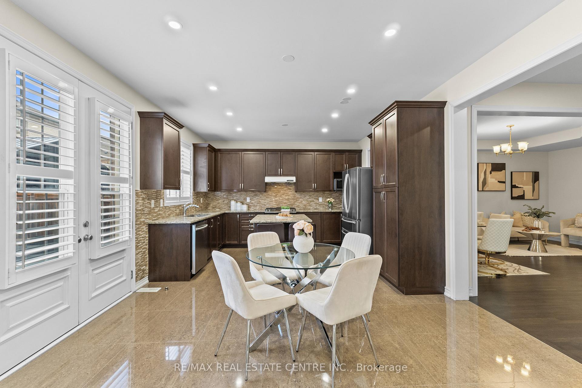 Photo 9 of 14 Garyscholl Road, Vaughan, Vellore Village — HOMEH