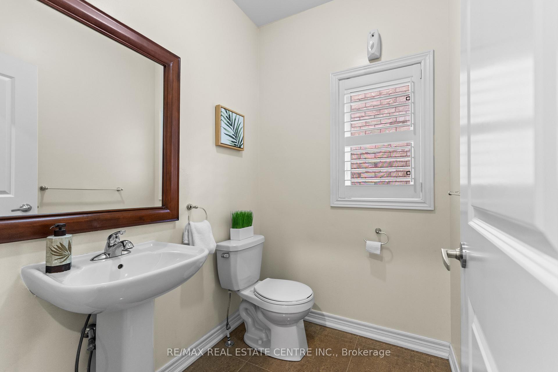 Photo 13 of 14 Garyscholl Road, Vaughan, Vellore Village — HOMEH