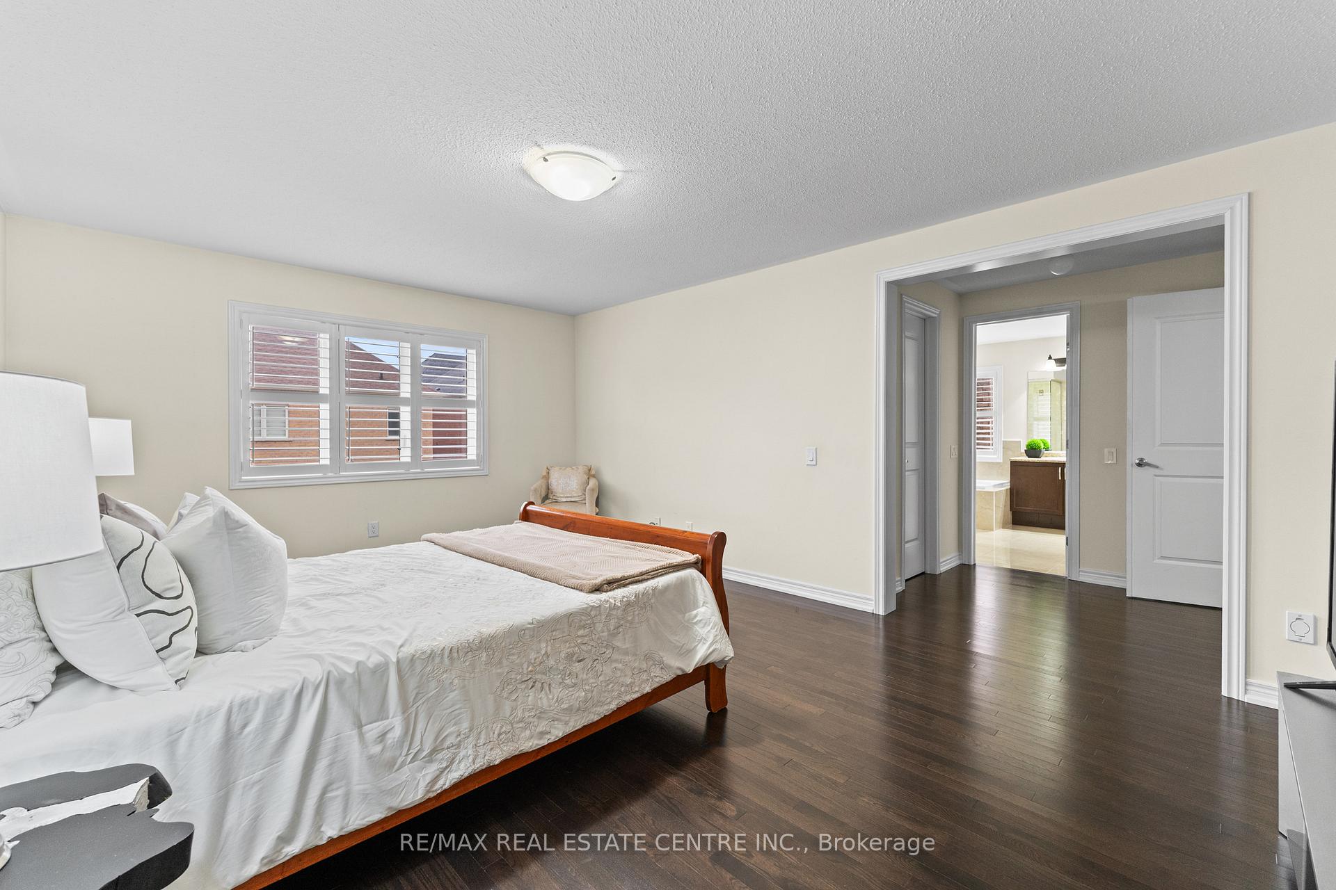 Photo 18 of 14 Garyscholl Road, Vaughan, Vellore Village — HOMEH