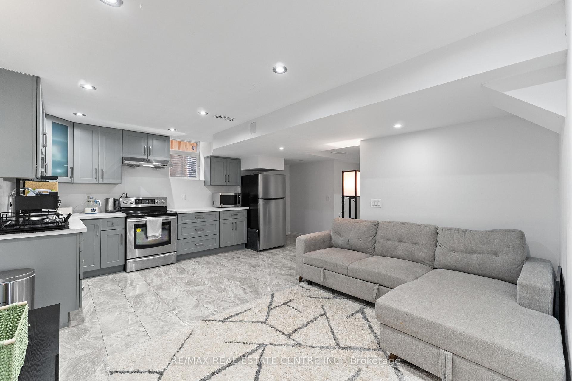 Photo 32 of 14 Garyscholl Road, Vaughan, Vellore Village — HOMEH