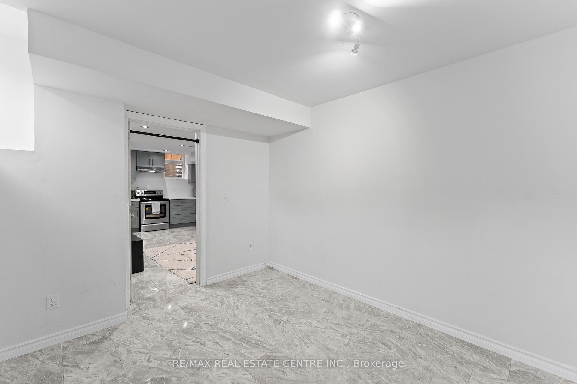Photo 34 of 14 Garyscholl Road, Vaughan, Vellore Village — HOMEH
