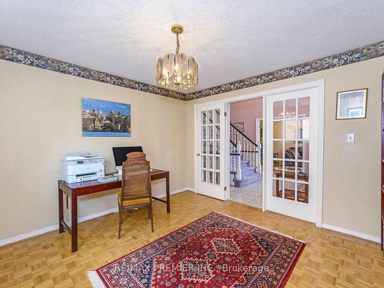 Photo 7 of 222 Barrhill Road, Vaughan, Maple — HOMEH