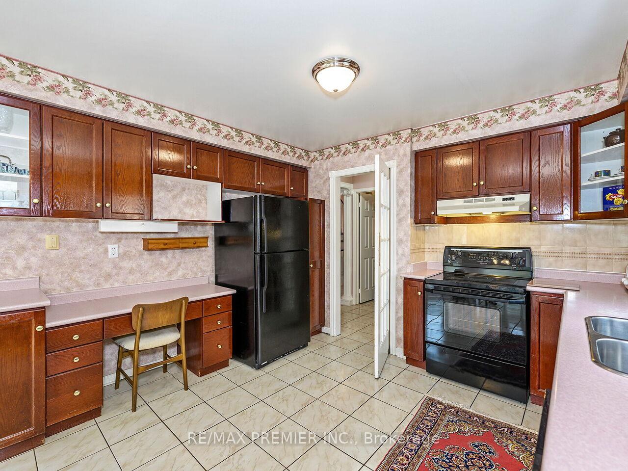 Photo 16 of 222 Barrhill Road, Vaughan, Maple — HOMEH