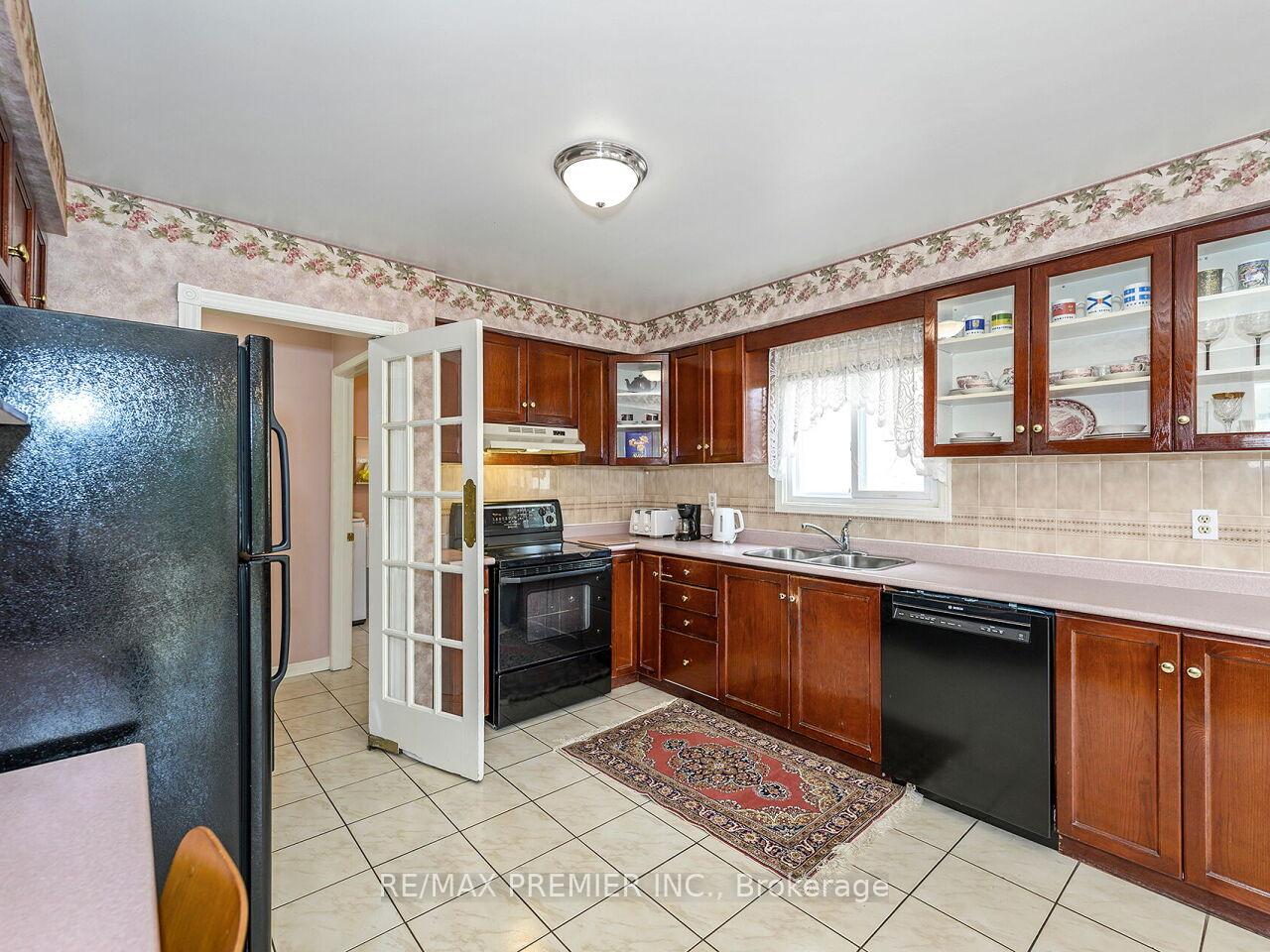 Photo 17 of 222 Barrhill Road, Vaughan, Maple — HOMEH