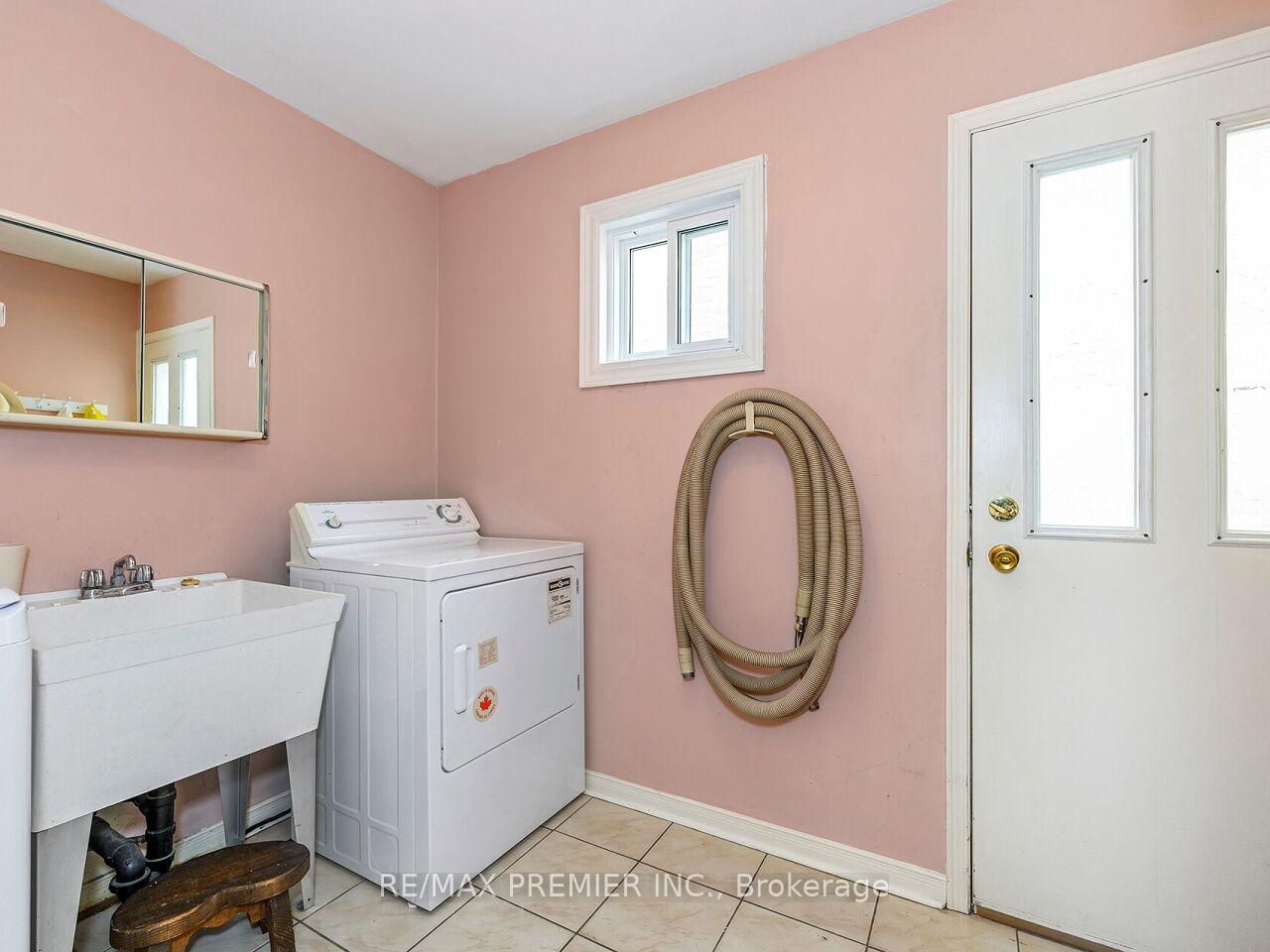 Photo 20 of 222 Barrhill Road, Vaughan, Maple — HOMEH