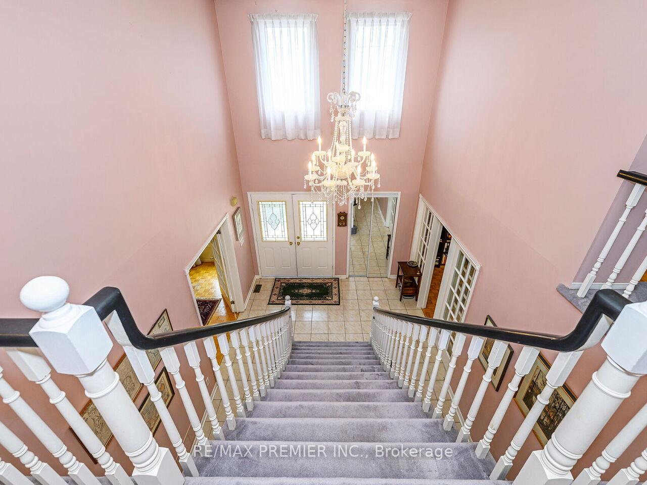 Photo 21 of 222 Barrhill Road, Vaughan, Maple — HOMEH