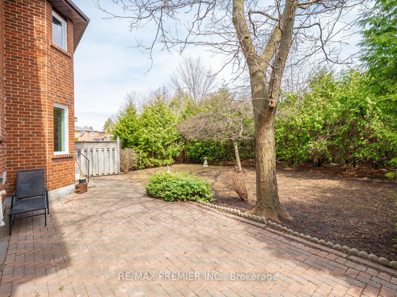 Photo 44 of 222 Barrhill Road, Vaughan, Maple — HOMEH