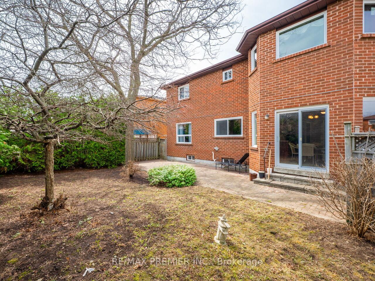Photo 46 of 222 Barrhill Road, Vaughan, Maple — HOMEH