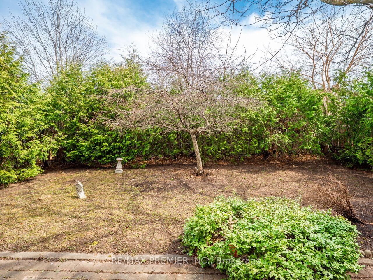 Photo 47 of 222 Barrhill Road, Vaughan, Maple — HOMEH