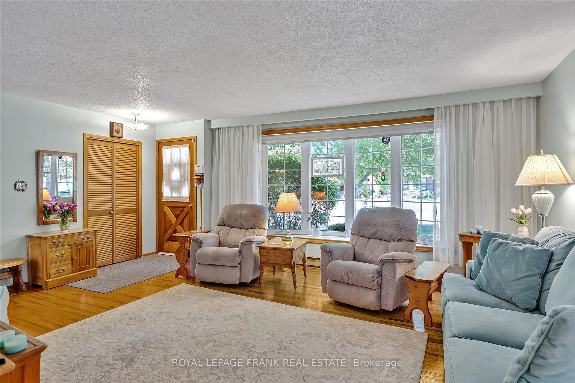 Photo 5 of 110 Greenhill Drive, Peterborough, Otonabee Ward 1 — HOMEH