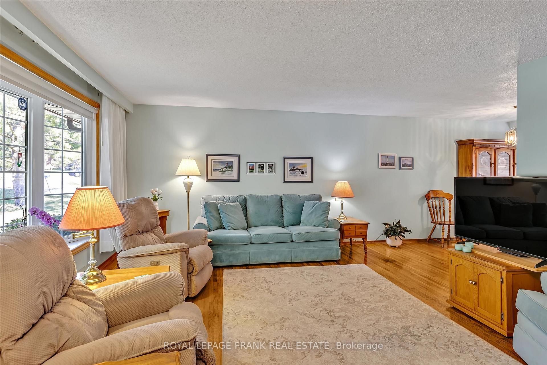 Photo 7 of 110 Greenhill Drive, Peterborough, Otonabee Ward 1 — HOMEH
