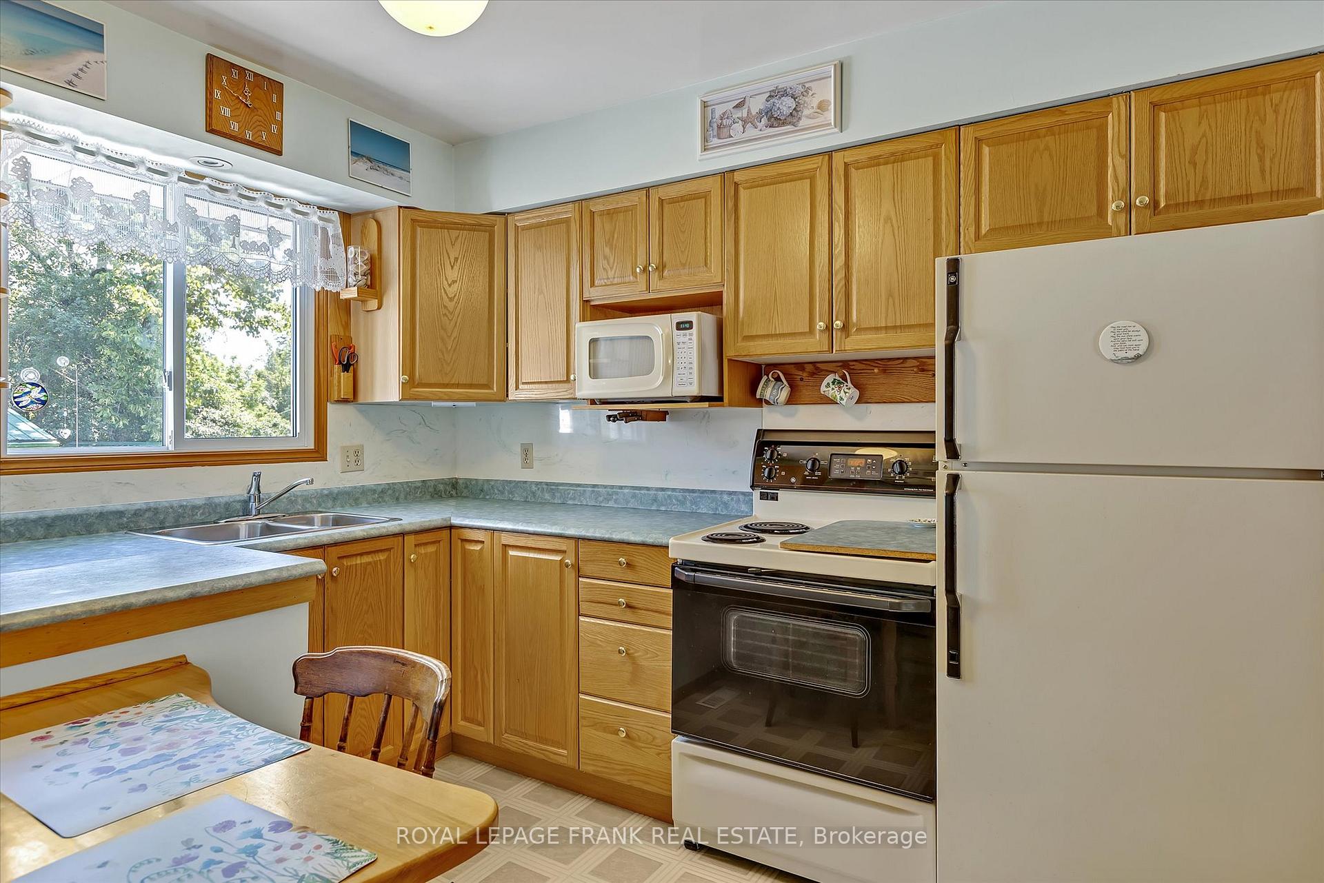 Photo 9 of 110 Greenhill Drive, Peterborough, Otonabee Ward 1 — HOMEH