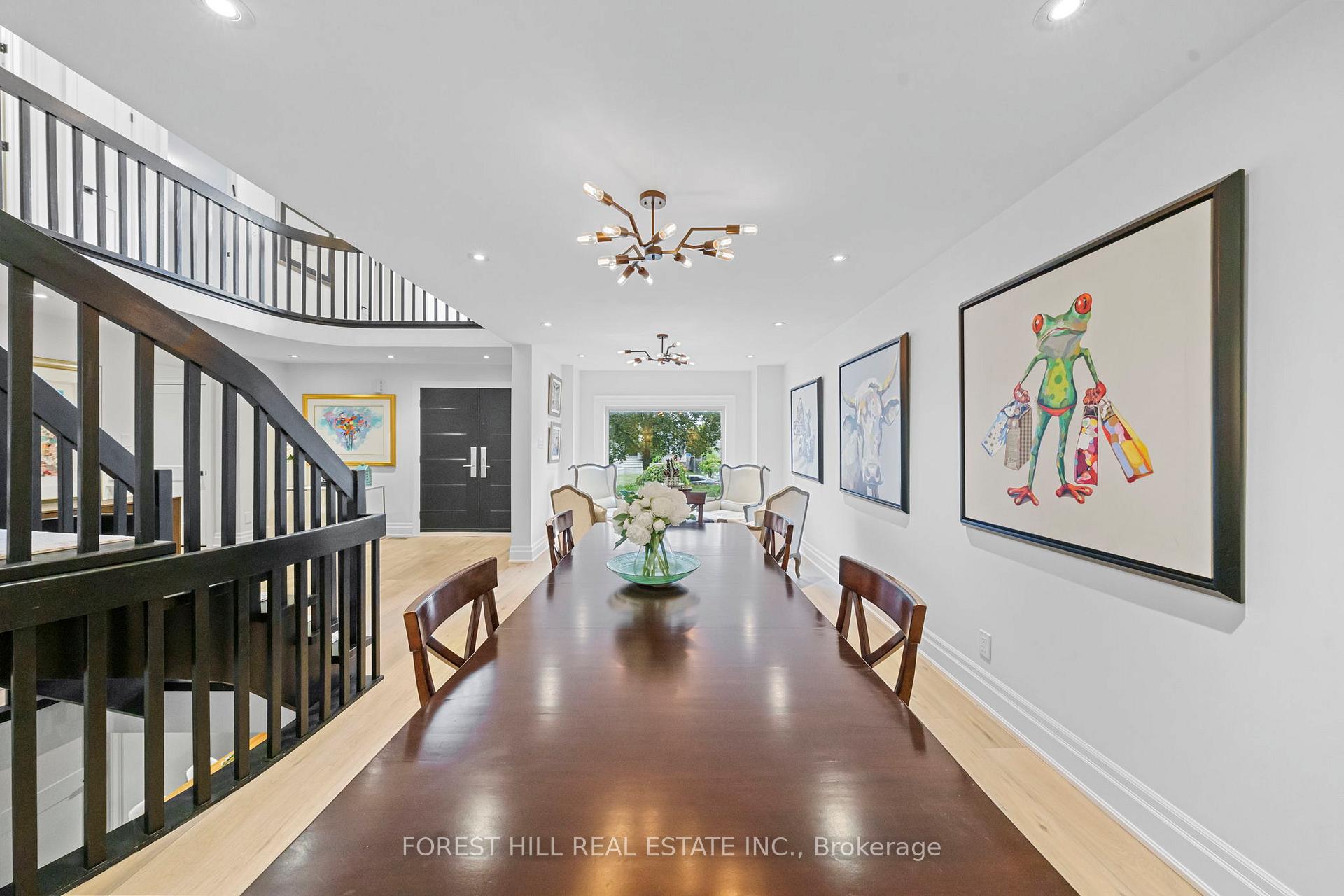 Photo 4 of 32 Maimonides Court, Vaughan, Crestwood-Springfarm-Yorkhill — HOMEH