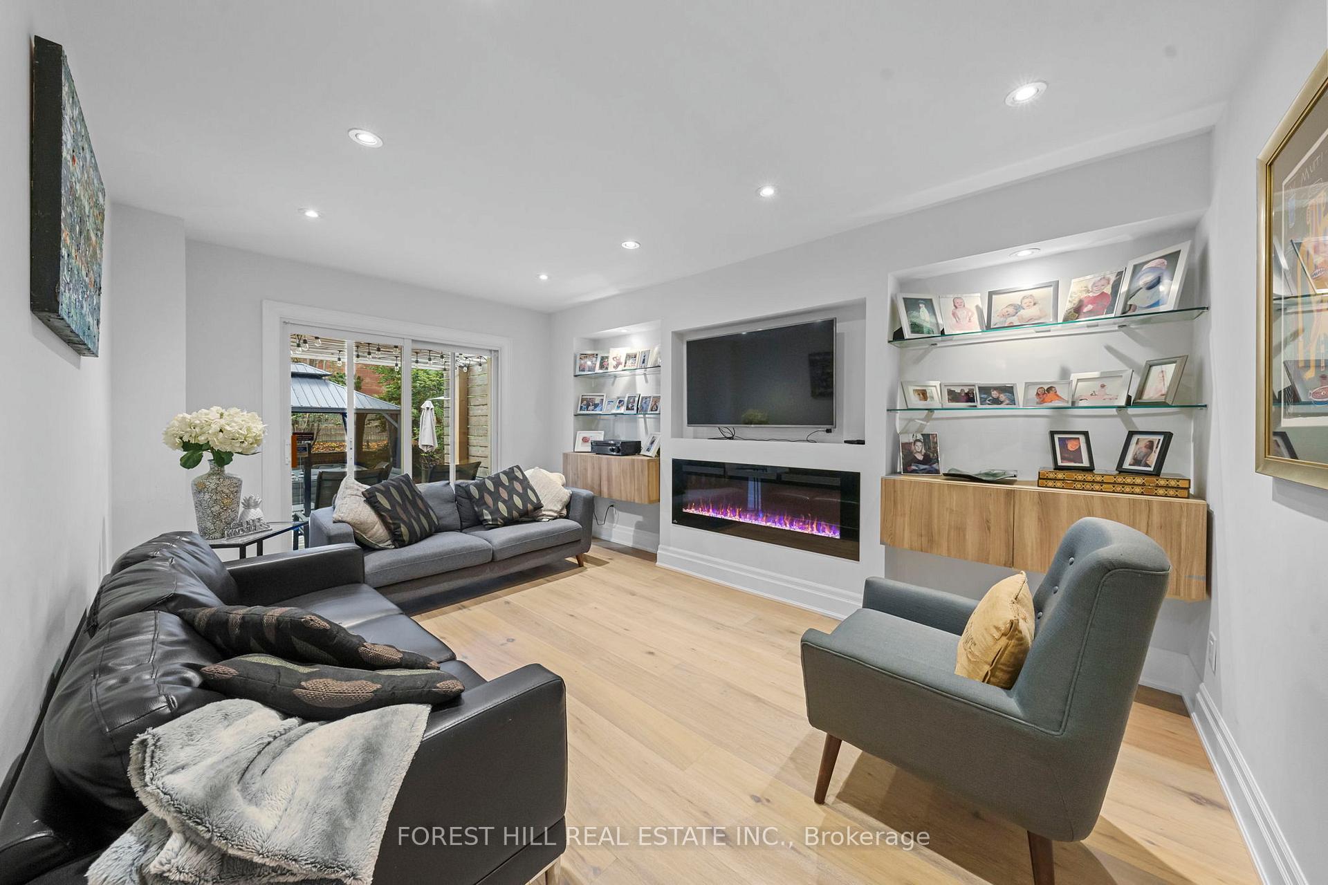 Photo 6 of 32 Maimonides Court, Vaughan, Crestwood-Springfarm-Yorkhill — HOMEH