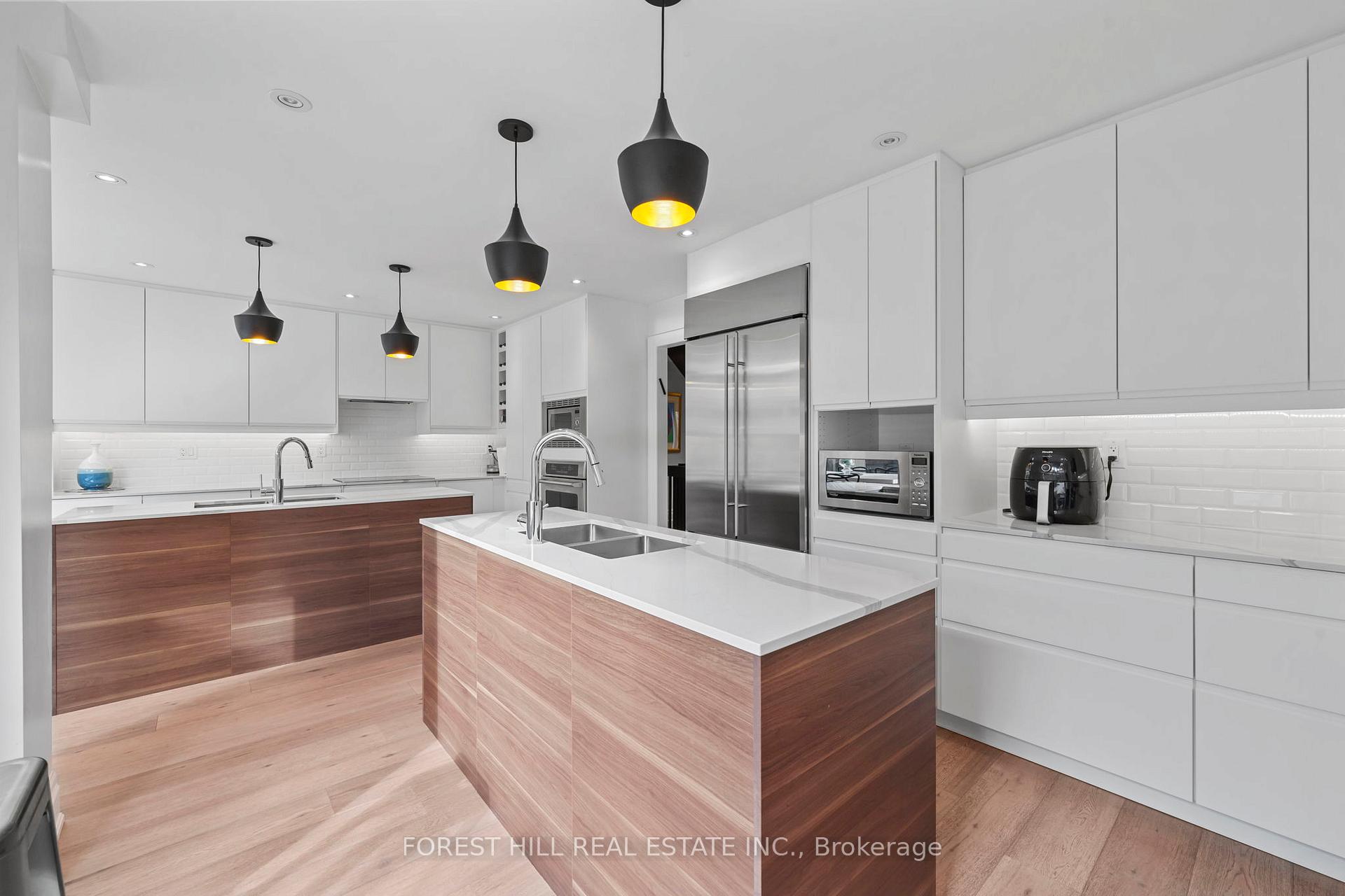 Photo 7 of 32 Maimonides Court, Vaughan, Crestwood-Springfarm-Yorkhill — HOMEH