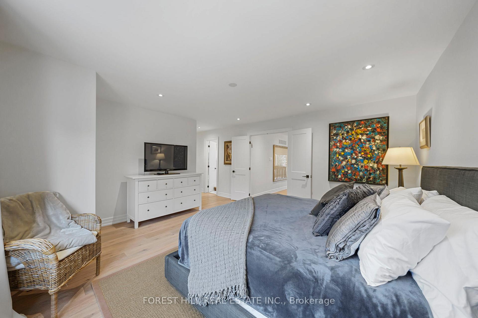 Photo 12 of 32 Maimonides Court, Vaughan, Crestwood-Springfarm-Yorkhill — HOMEH