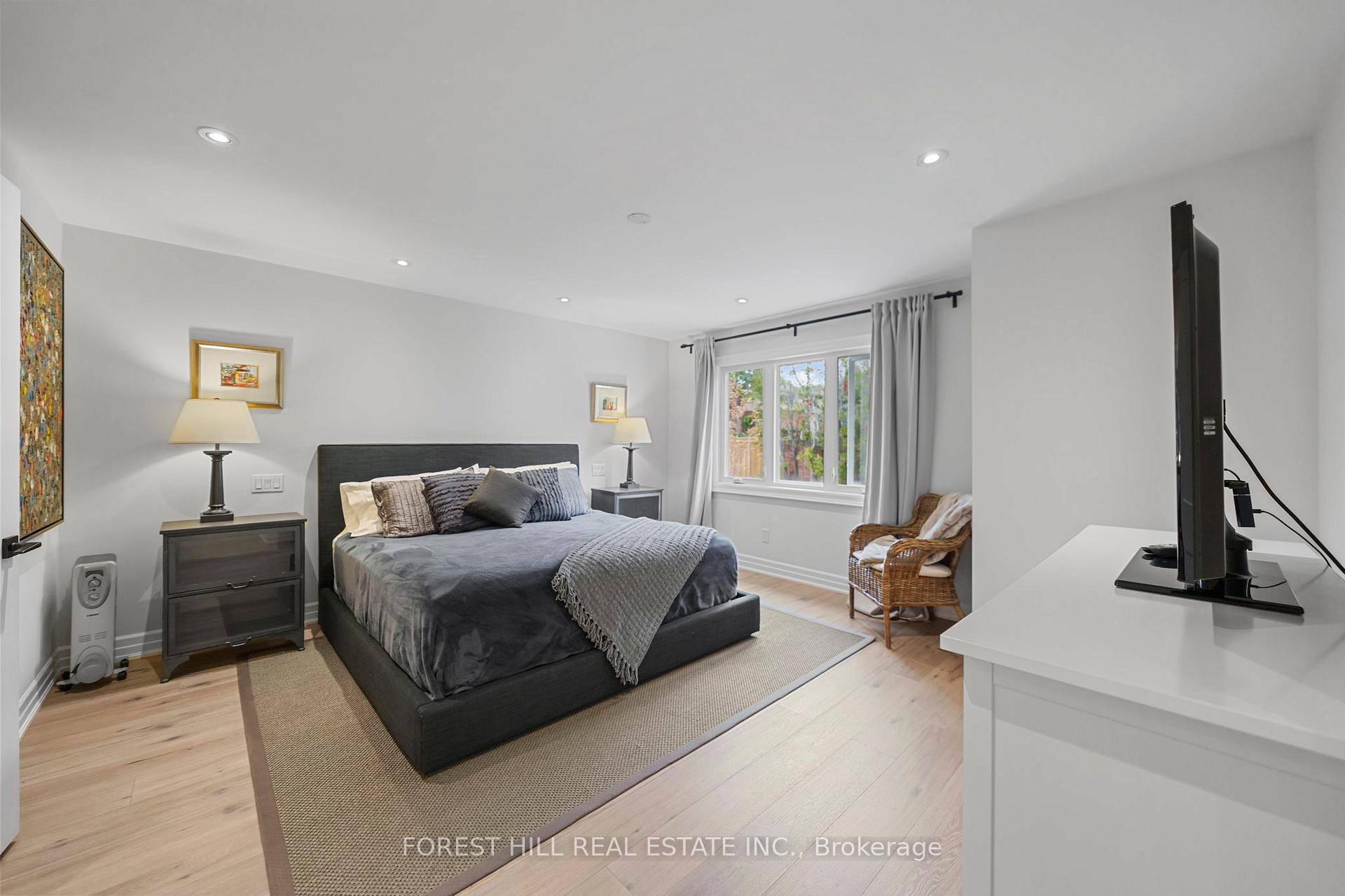 Photo 14 of 32 Maimonides Court, Vaughan, Crestwood-Springfarm-Yorkhill — HOMEH