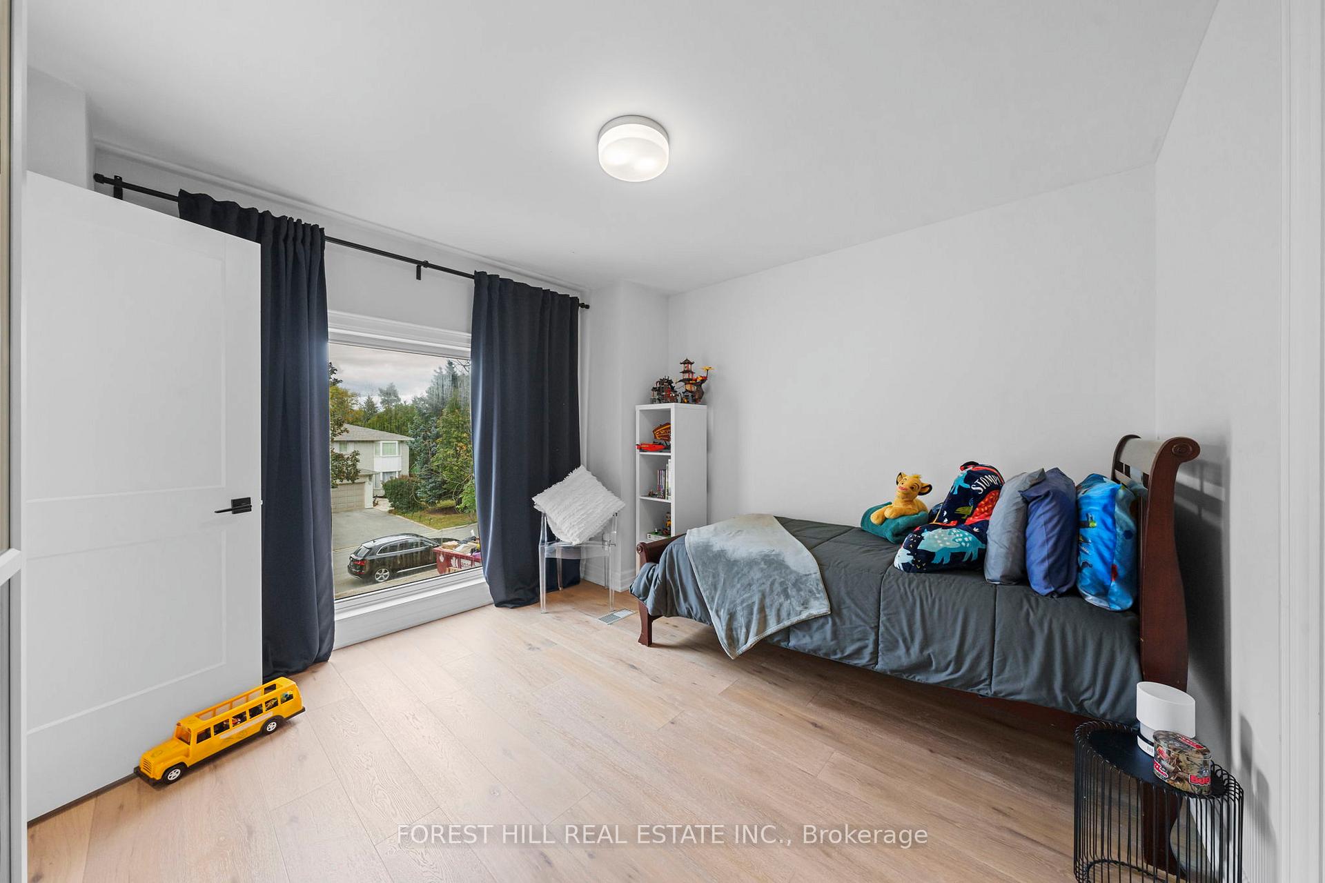 Photo 16 of 32 Maimonides Court, Vaughan, Crestwood-Springfarm-Yorkhill — HOMEH