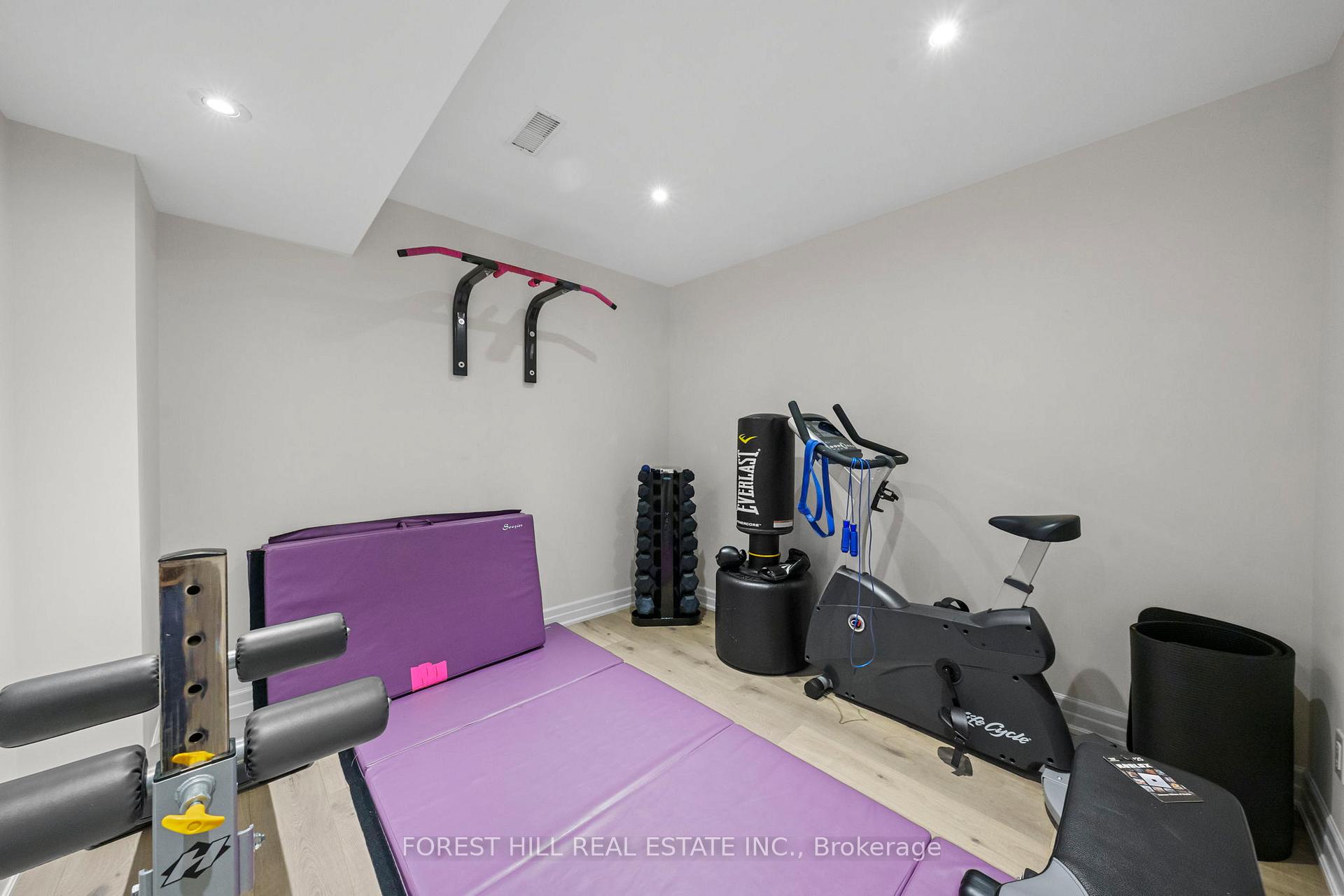 Photo 22 of 32 Maimonides Court, Vaughan, Crestwood-Springfarm-Yorkhill — HOMEH