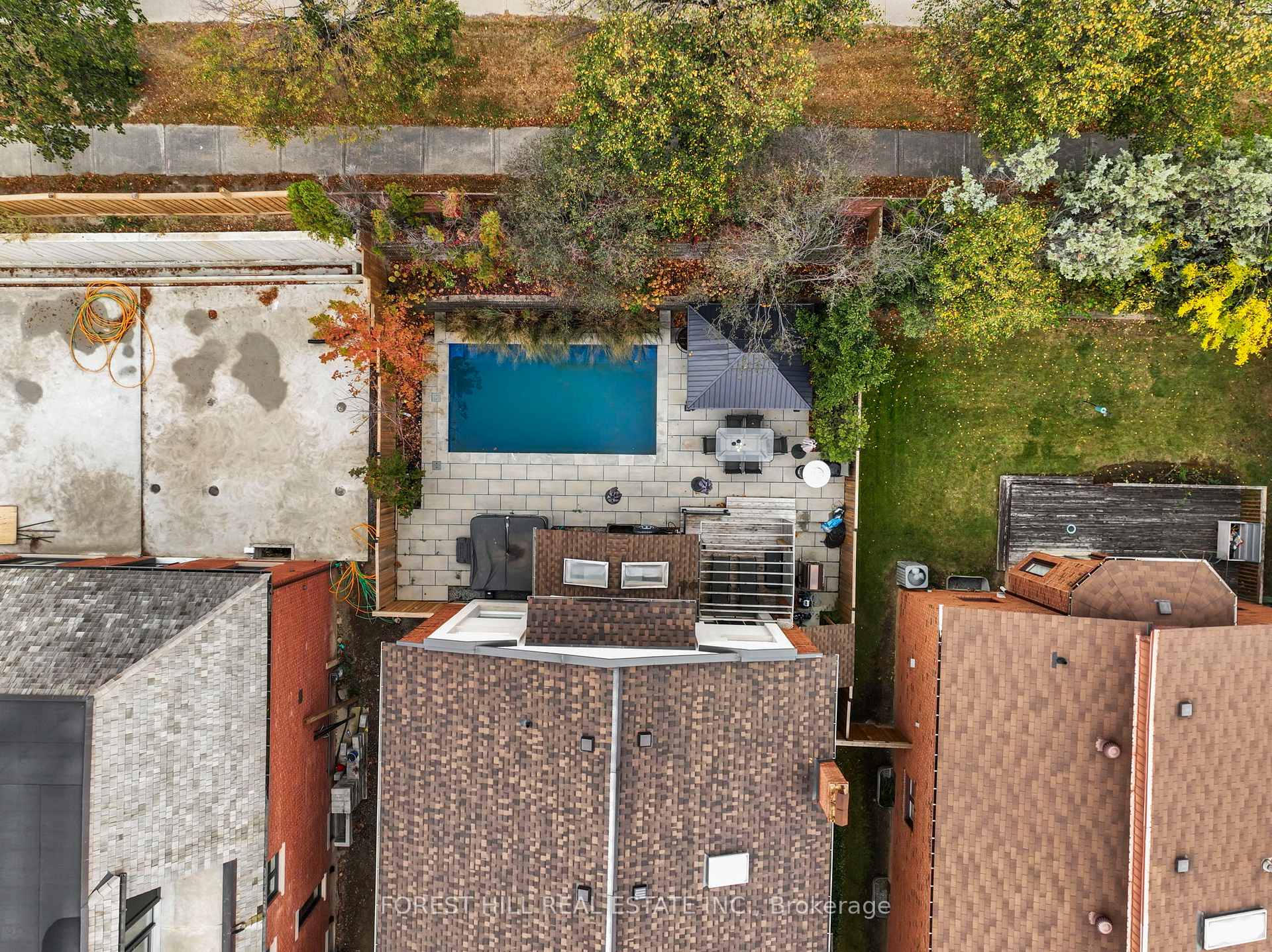 Photo 28 of 32 Maimonides Court, Vaughan, Crestwood-Springfarm-Yorkhill — HOMEH