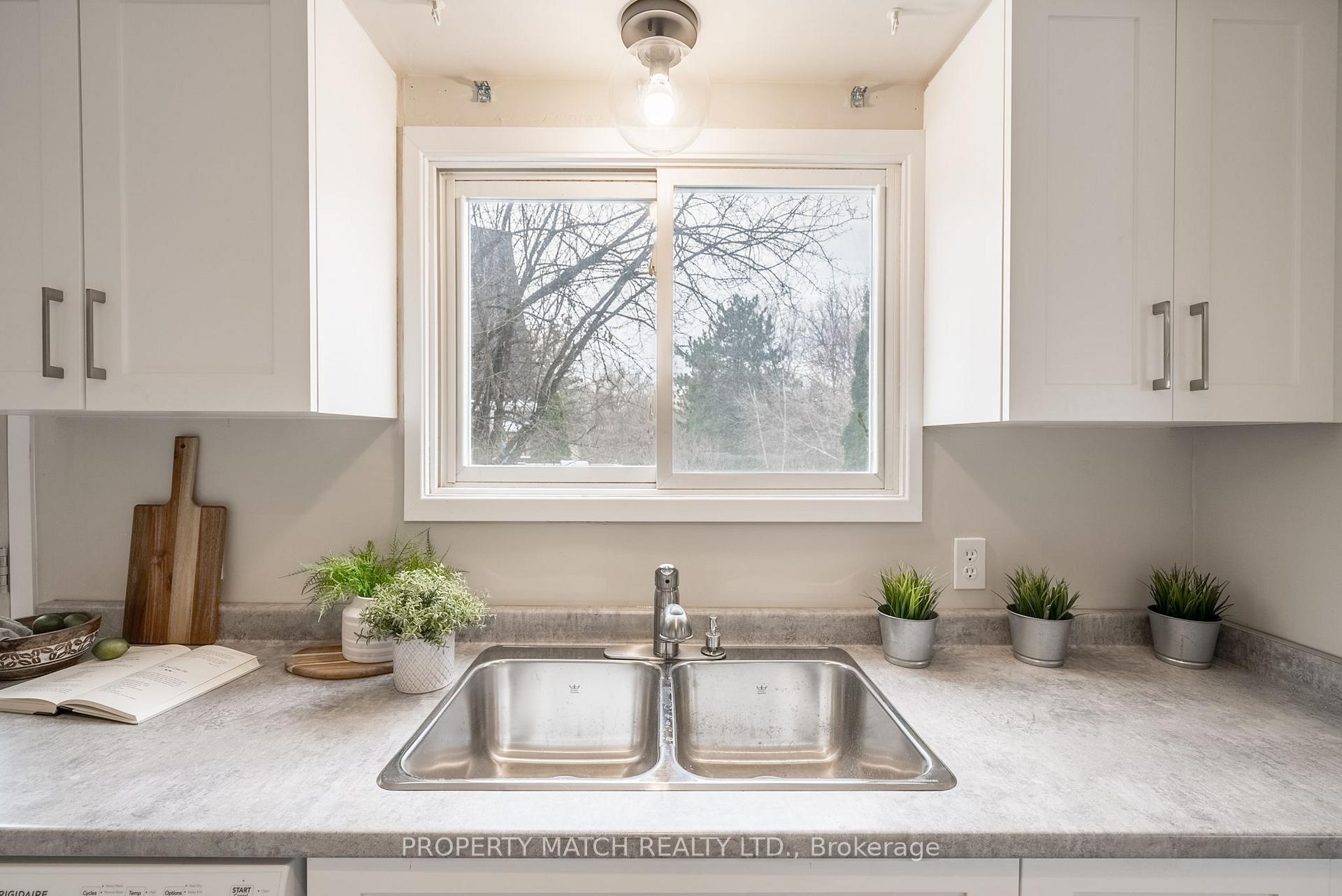 Photo 11 of 488 Lanark Drive, Oshawa, McLaughlin — HOMEH