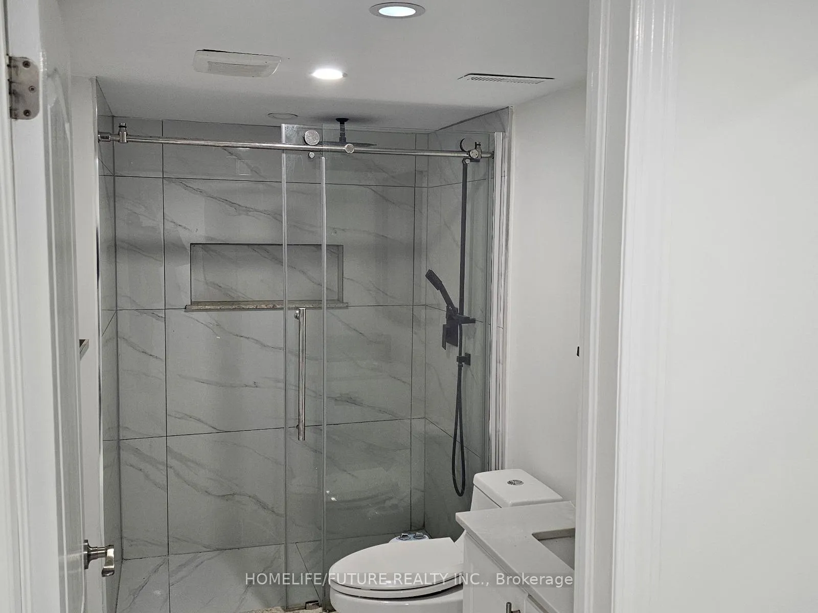 Photo 5 of Unit Bsmt, 36 Newhouse Boulevard, Caledon, Rural Caledon — HOMEH