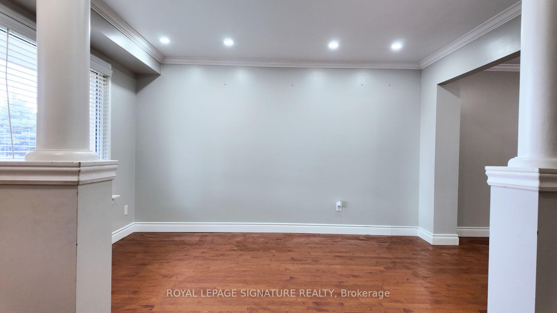 Photo 4 of 71 Mandarin Crescent, Brampton, Central Park — HOMEH