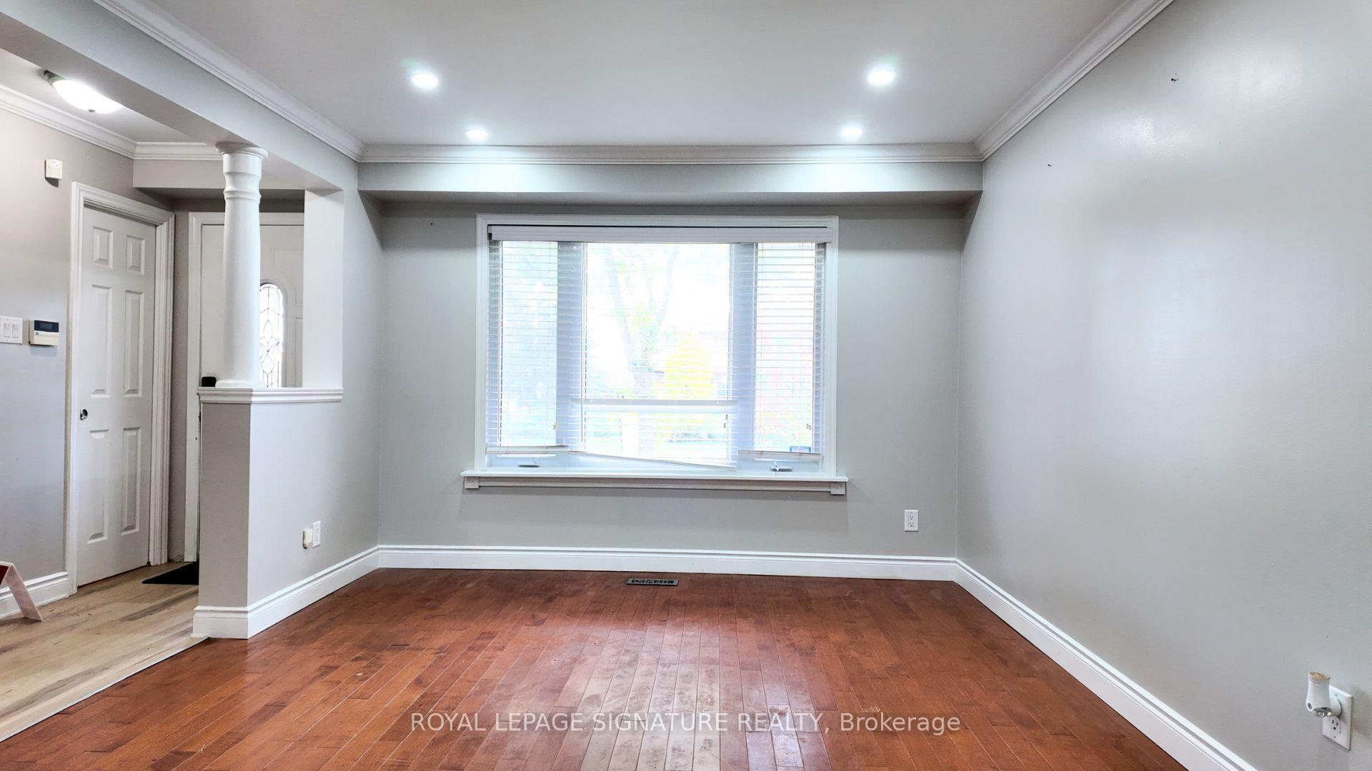 Photo 5 of 71 Mandarin Crescent, Brampton, Central Park — HOMEH