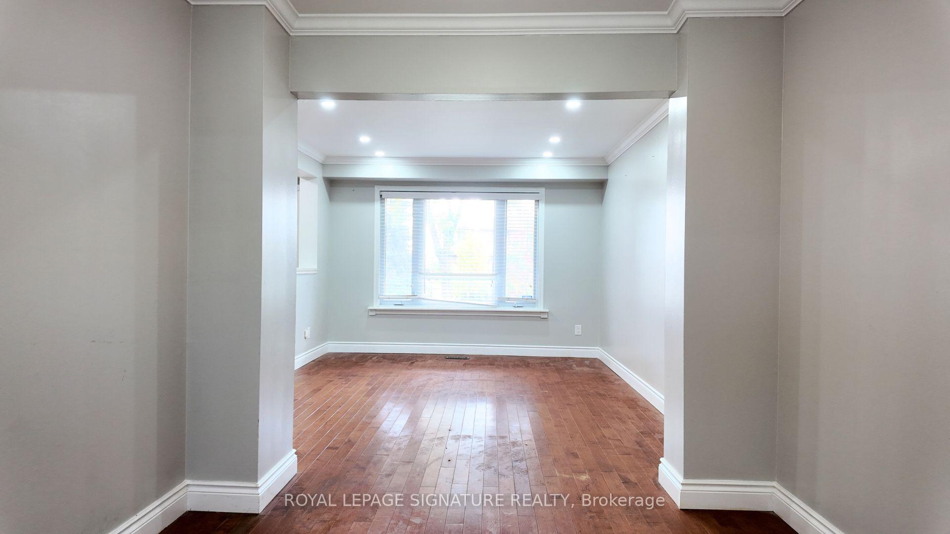 Photo 3 of 71 Mandarin Crescent, Brampton, Central Park — HOMEH
