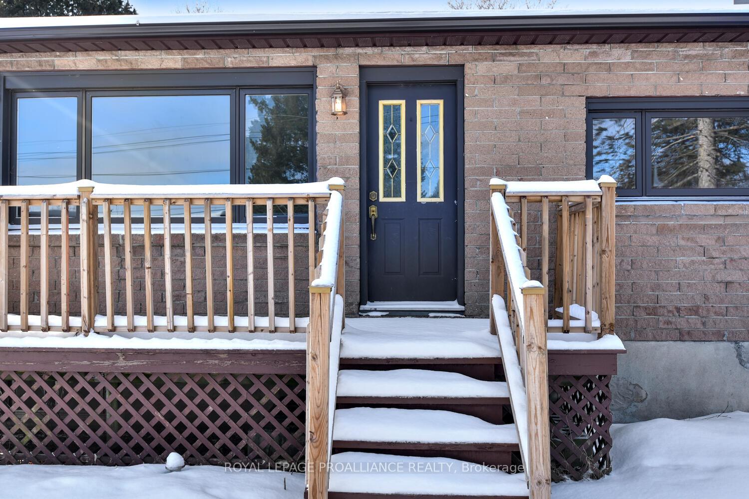 Photo 3 of 27 West Mclean Boulevard, Augusta, Augusta Twp — HOMEH