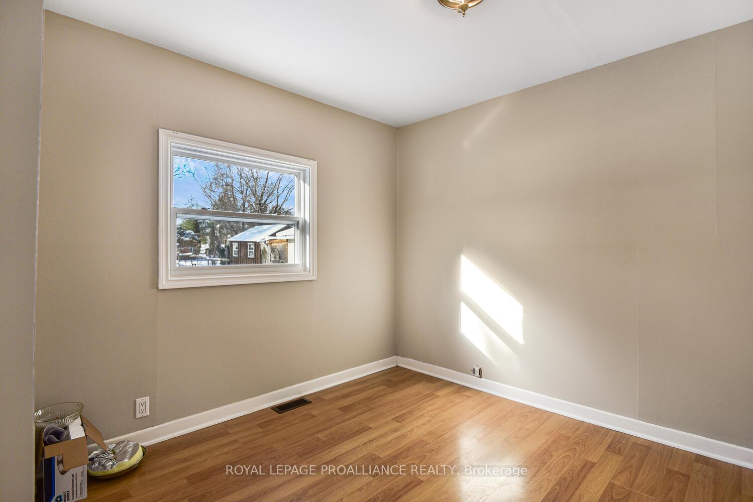 Photo 11 of 27 West Mclean Boulevard, Augusta, Augusta Twp — HOMEH