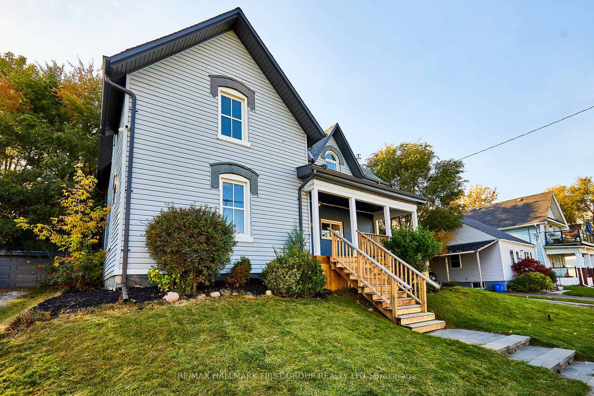 Photo 2 of 30 Nassau Street, Oshawa, Vanier — HOMEH
