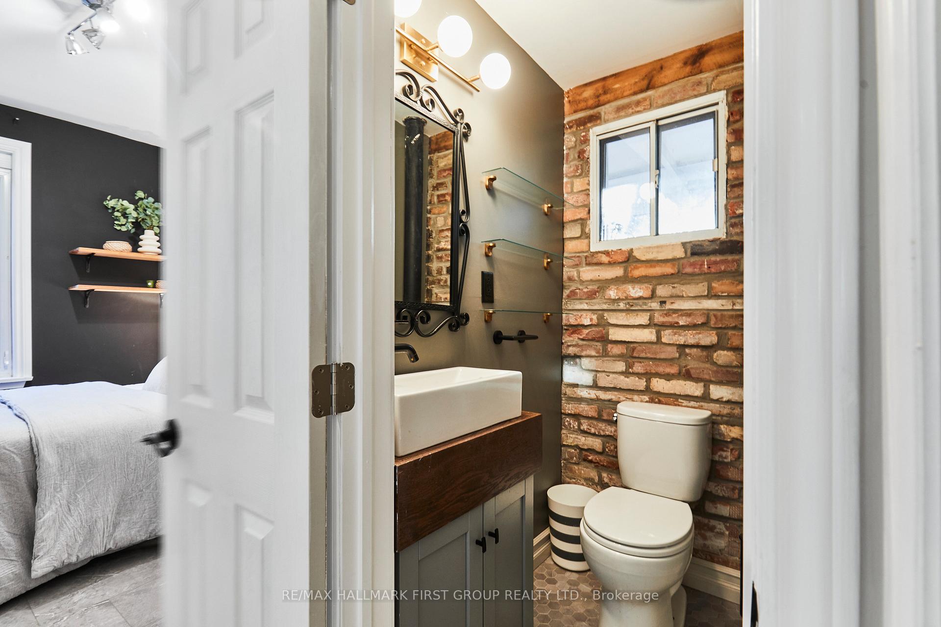 Photo 21 of 30 Nassau Street, Oshawa, Vanier — HOMEH