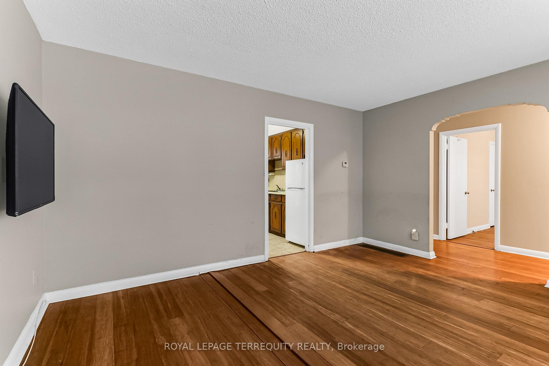 Photo 7 of 63 Hurricane Avenue, Vaughan, West Woodbridge — HOMEH
