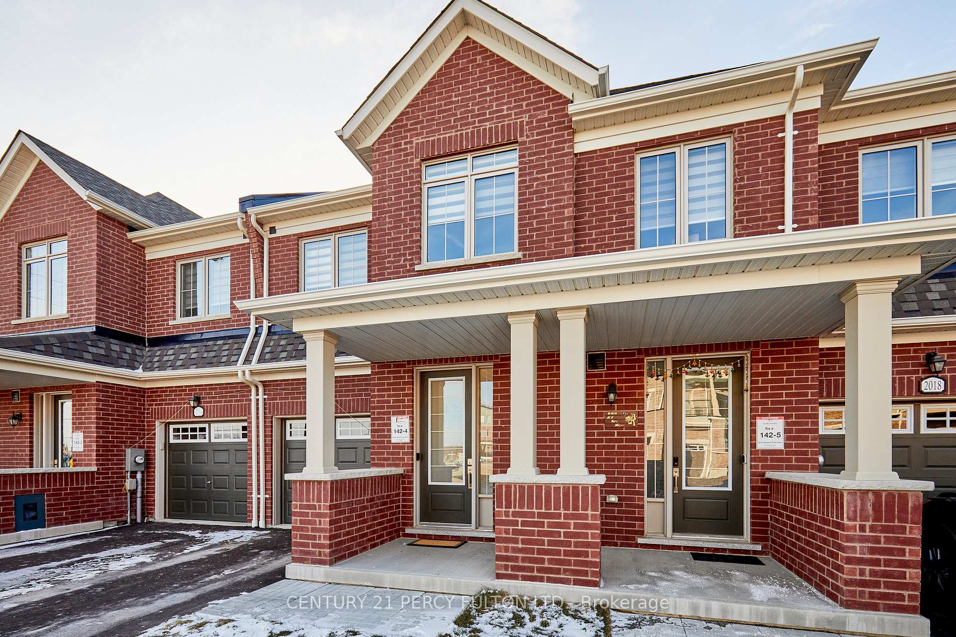 Photo 2 of 2016 Cameron Lott Crescent, Oshawa, Kedron — HOMEH