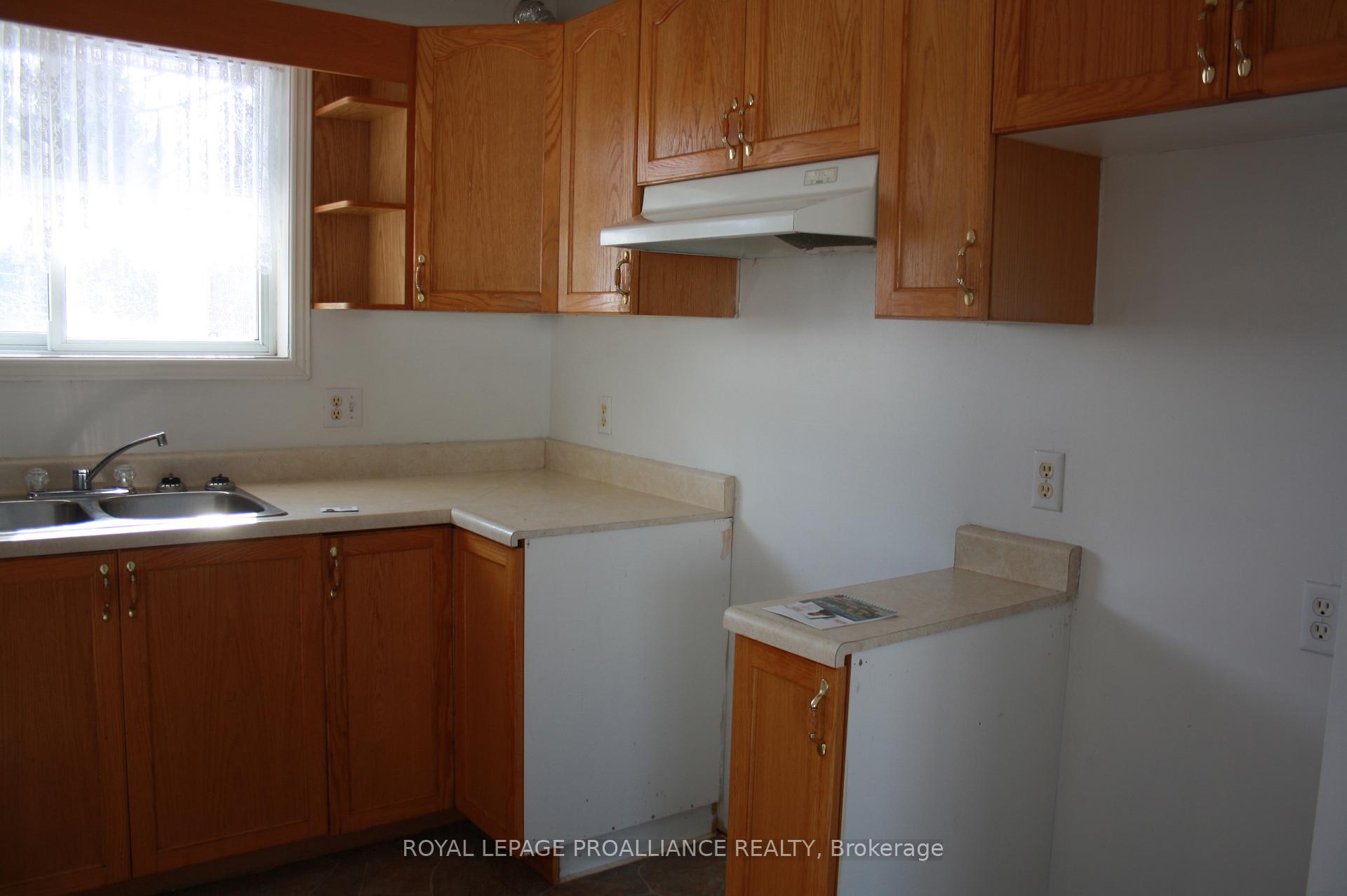 Photo 5 of Unit 1, 88 Frank Street, Belleville, Belleville Ward — HOMEH