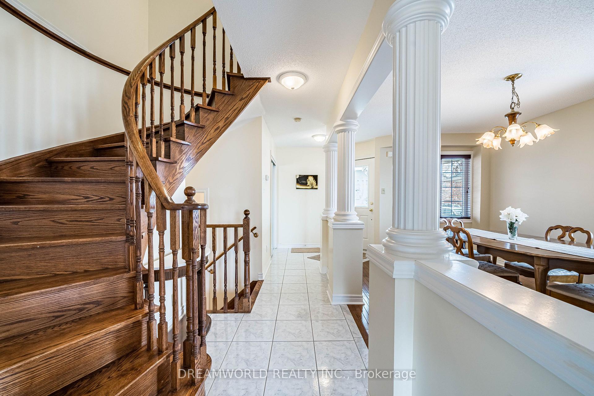 Photo 22 of 209 Rosanna Crescent, Vaughan, Maple — HOMEH