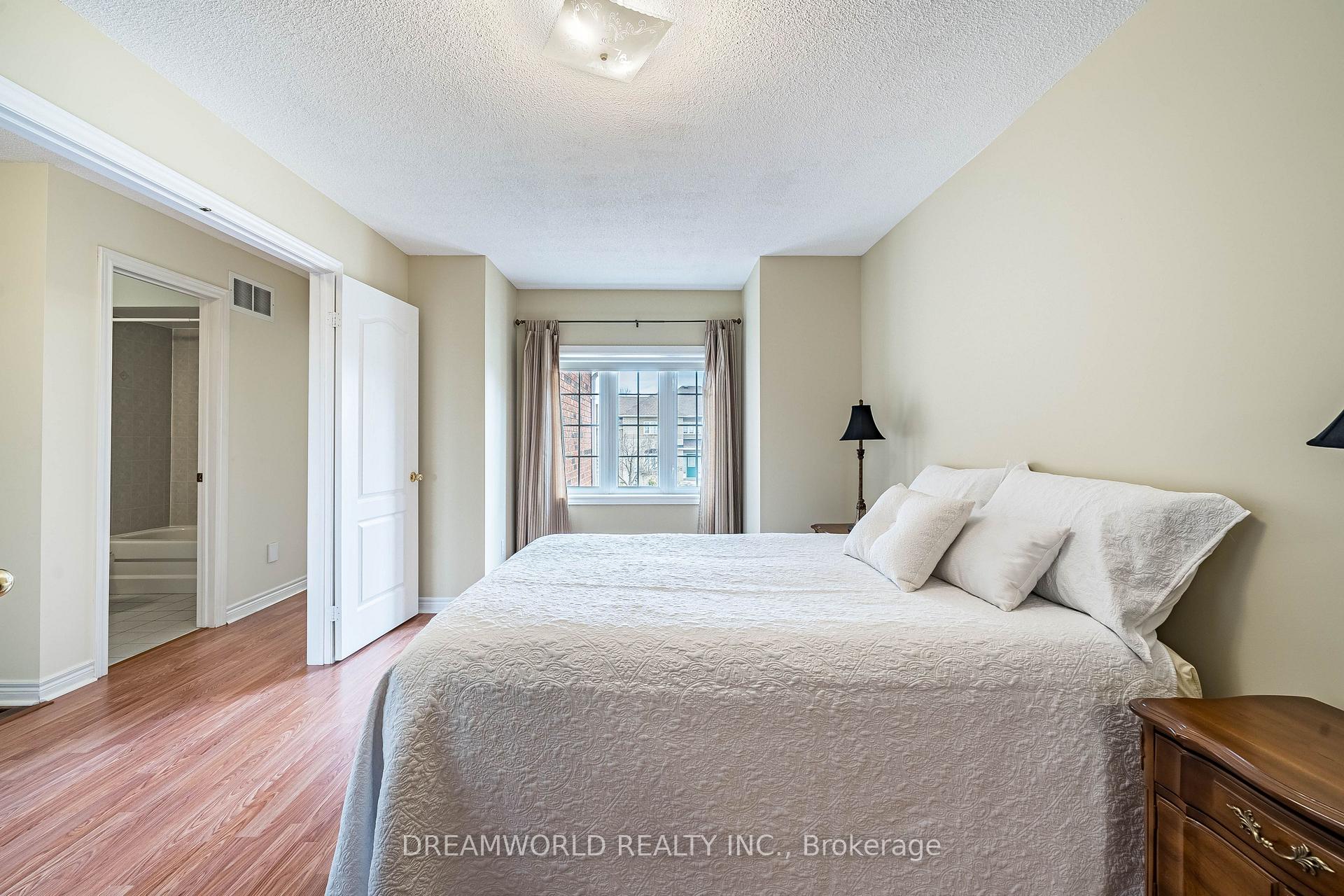 Photo 28 of 209 Rosanna Crescent, Vaughan, Maple — HOMEH